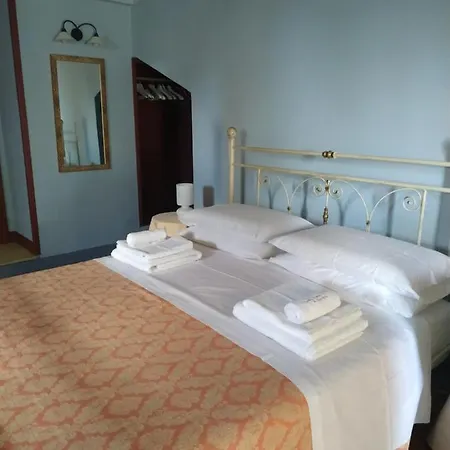 Casina Rossa Di Pietrafitta Bed & Breakfast *